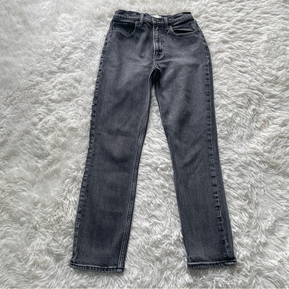 Abercrombie & Fitch The Mom High Rise Jeans